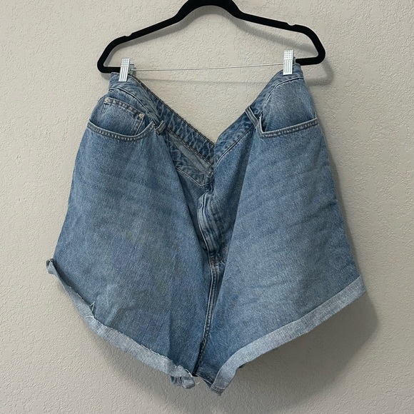 ASOS Curve Boyfriend Shorts sz 22 - Picture 1 of 4